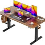 Huuger Elektrischer Stehpult, Stehpult, 70,1 cm tiefer Schreibtisch, 71,9 cm bis 118,1 cm höhenverstellbarer Schreibtisch, Computertisch mit 2 Haken, 3 voreingestellte Höhen, Bürotisch, rustikales